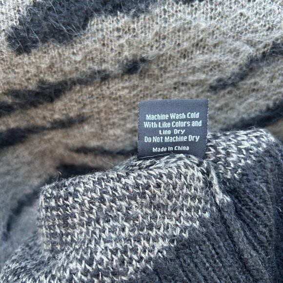 Straight to Hell Ainsley Zebra Pullover Sweater Men Long Sleeve Gray Black M - Picture 7 of 11